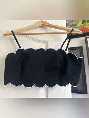 Wayf Scallop Edge Crop Top. Size: XS. Excellent condition